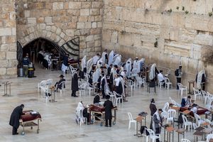 Betende an der Klagemauer