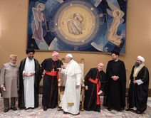 Papst Franziskus empfängt eine Delegation britischer muslimischer Vertreter